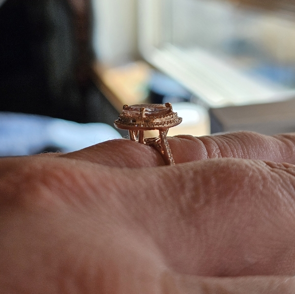 Effy 14k Morganite & diamond ring size 7. Rose gold. Resizeable by a jeweler. Pe - Picture 6 of 9